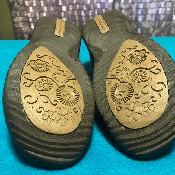 Jambu slip on shoe. Size 6M - Picture 4 of 5